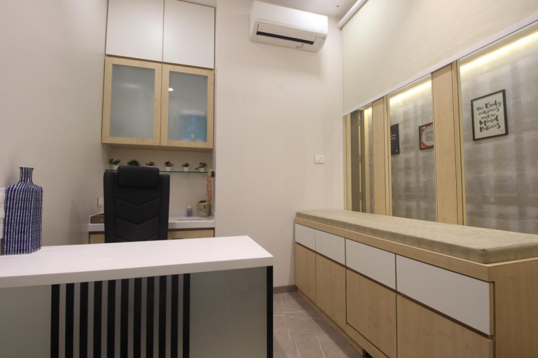 Blue Circle Clinic | Doctor's Cabin | Mulund - Mumbai